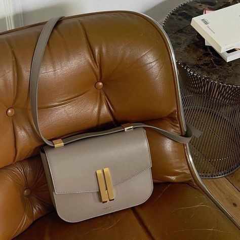 DeMellier Review 14 Taupe Bag Outfit, Taupe Purse, Taupe Bag, Purse Outfit, Best Crossbody Bags, Black Luxury, Fall Accessories, Must Read, Everyday Bag