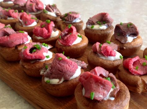 Roast beef & horseradish canapés Beef Canapes, Gluten Free High Tea, Beef Wellington Bites, Roast Beef And Horseradish, Yorkshire Pudding Batter, Steak And Ale, Canapes Recipes, Fried Breakfast, Bangers And Mash