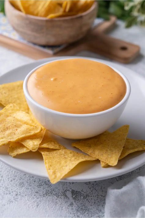 Taco Bell Nacho Cheese Recipe (My FAMOUS Copycat Recipe) Taco Bell Nacho Cheese, Nacho Cheese Recipe, Nacho Cheese Sauce Recipe, Velveeta Cheese Sauce, Nachos Cheese Recipe, Nacho Sauce, Velveeta Recipes, Copycat Taco Bell, Nachos Cheese Dip