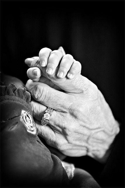 Grandma and Granddaughter Grandmother Granddaughter Photography, Child In Heaven, Grandparents Photography, Grandpa Aesthetic, Grandma And Granddaughter, Love Hands, Grandma Photos, Grandparent Photo, Big Family Photos