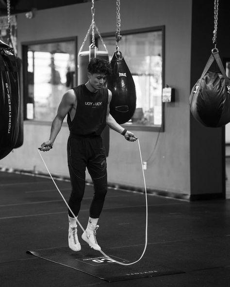 Boxing Training Outfit Men, Boxing Training Outfit, Boxing Outfit Men, Jump Rope Aesthetic, Boxing Gym Aesthetic, Boxe Aesthetic, Sports Photography Ideas, Crossfit Photoshoot, Boxing Lifestyle