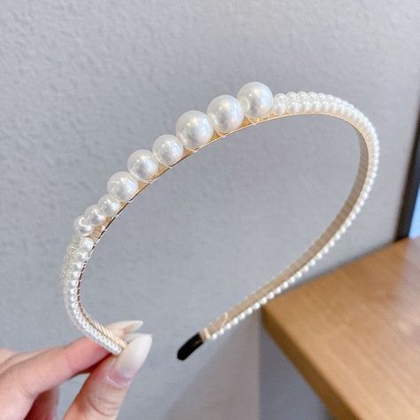 High quality with competitve price,Before and afer sale service is offered,efficient transport is provided,Will try best to satisfy you. Pearl Headbands, Pearl Headband Wedding, Designer Hair Accessories, Pearl Bridal Headband, Bridal Headwear, Simple Pearl, Big Pearl, Pearl Headband, Hair Hoops