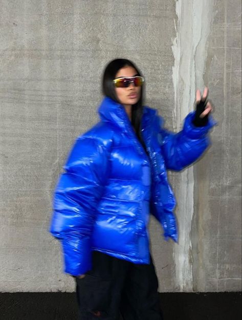 Jacket Blue Outfit, Spring Outfits Girly, Blue Outfit Aesthetic, Summer Outfits Blue, Girly Summer Outfits, Blue Outfits, Blue Puffer Jacket, Shiny Jacket, Cute Coats