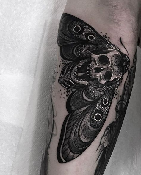 NEIL DRANSFIELD Moth Tattoo Design, Bug Tattoo, Flame Tattoos, Scary Tattoos, Creepy Tattoos, Moth Tattoo, Badass Tattoos, Tattoo Designs And Meanings, Blackwork Tattoo