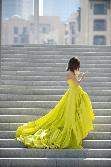 NEW STYLES ONLINE! shop www.esther.com.au xx Taylor Tomasi Hill, Mode Glamour, Tommy Ton, Yellow Gown, Foto Tips, Gorgeous Wedding Dress, Harpers Bazaar, Mellow Yellow, Gorgeous Gowns