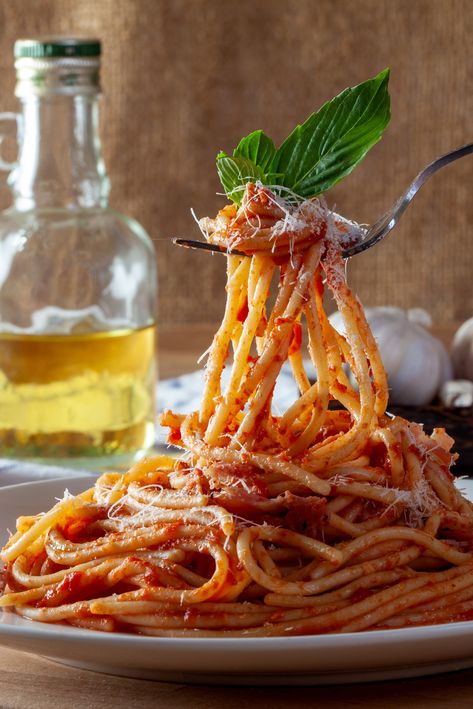 ¡12 platos de pasta que no te puedes perder! 🍝 Como entrada, ensalada o plato principal; la pasta es un plato muy popular. 🙌 Con numerosas pastas y salsas para elegir, Cookidoo® tiene siempre algo para todos los gustos y ocasiones. 😱 ¡Amplía tus horizontes culinarios y descubre estos 12 platillos, además de las recetas de pasta "5 estrellas" de Thermomix®! 👩‍🍳 (Link en este Pin) Guarda 📌 #thermomix #cookidoo #pasta #espagueti #12platillosdepasta #spaghetti #12platospasta #dough Pasta Party, Pasta Italiana, Favorite Food, Best Foods, Spaghetti, Favorite Recipes, Pasta, Ethnic Recipes, Birthday