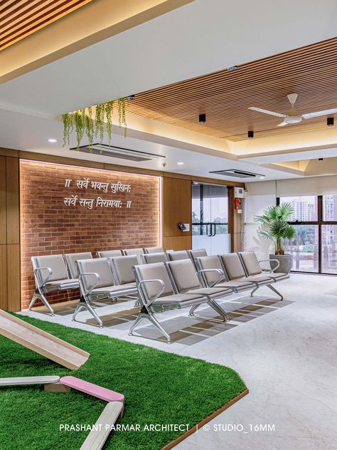 Hospital Interior Design Reception Areas Waiting Rooms, Dr Cabin Interior, Hospital Lobby Interior Design, Hospital Reception Counter Design, Opd Interior, Reception Area Design Waiting Rooms, Hospital Waiting Area Design, Hospital Reception Design, Clinic Waiting Room Design