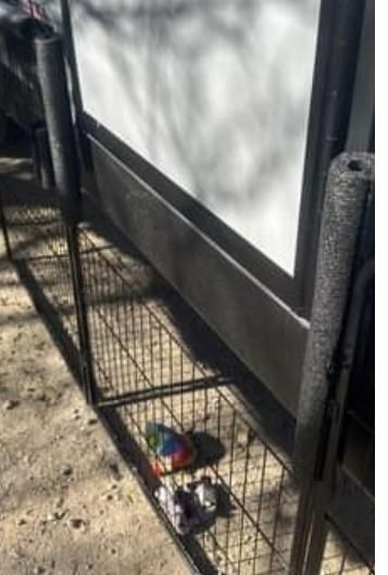 Dog Fence For Rv Camping, Camping Fence For Dogs, Rv Fence For Dogs, Camper Fence For Dogs, Diy Rv Dog Fence, Camper Dog Fence, Rv Life With Dogs, Diy Portable Dog Fence, Diy Portable Dog Fence Rv Camping