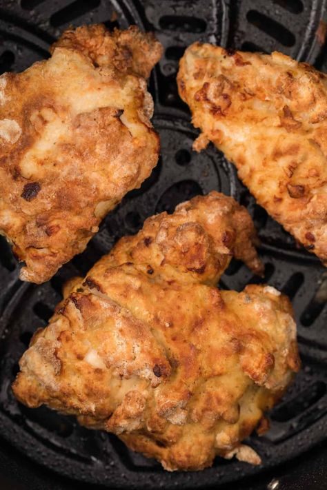 Air Fryer Buttermilk Fried Chicken, Buttermilk Chicken Breast, Chicken In Air Fryer, Fried Chicken Ingredients, Air Fryer Fried Chicken, Buttermilk Chicken, Buttermilk Fried Chicken, Fried Chicken Breast, Southern Fried Chicken