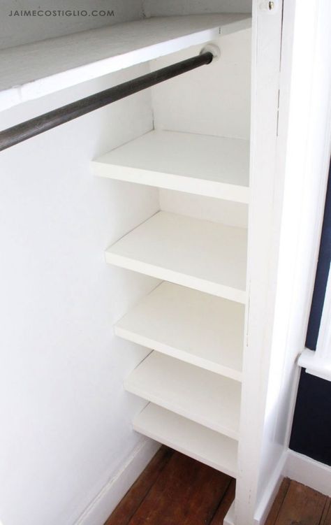 Easy Closet Shelves, Diy Shelves Easy, Simple Shelves, Easy Closet, Diy Closet Shelves, Closet Redo, Entry Closet, Diy Regal, Diy Rangement