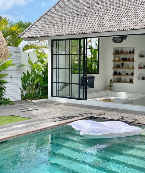 Tropical Villa, Bali Style Home, Small Villa, Bali House, Bali Vacation, Tropical Architecture, Bali Fashion, Pool Decor, Tropical House