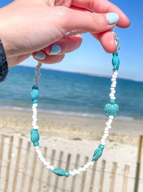 Our beautiful Blue and white handmade beaded choker. Check out our choker collection! we have so many unique and different chokers to choose from! Large Arrangement, Southern Jewelry, Blue Turtle, Surf Jewelry, Diy Beading, Beachy Jewelry, Preppy Jewelry, Sea Jewelry, Ballet Clothes