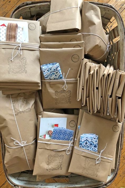 Brown Paper Packages, Brown Paper Packaging, Brown Paper Package, Etsy Packaging, Brown Paper Bags, Packaging Ideas Business, Simple Packaging, Handmade Packaging, 카드 디자인