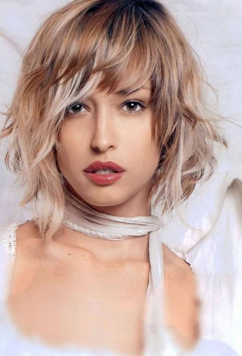 Shaggy Babe Square Face Hairstyles, Wavy Haircuts, Vlasové Trendy, Bob Haircut With Bangs, Medium Short Hair, Trendy Short Haircuts, Hair Styles 2017, Hot Hair Styles, Trending Haircuts