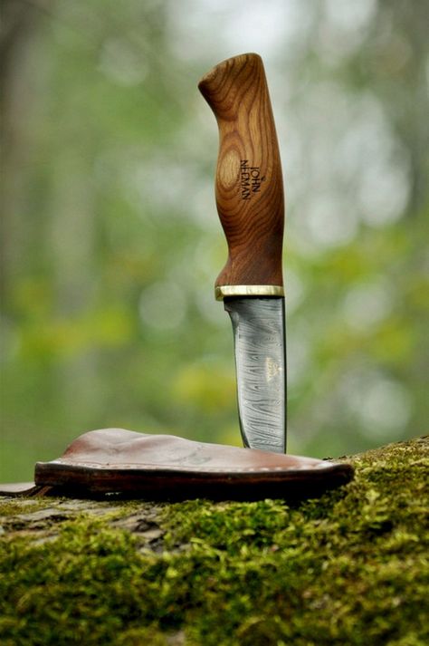 Rustic Lifestyle, Friday Inspiration, Knife Making Tools, Knife Stand, Mystical Places, Knife Handle, Bushcraft Knives, Knife Collection, Cool Knives