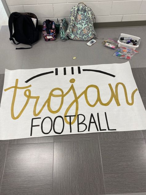 Football Signs Cheerleaders, School Cheer Poster Ideas, Homecoming Poster Ideas School Spirit, Homecoming Poster Ideas Football School Spirit, Field Signs For Football, Football Fence Signs High School, Cheer Spirit Poster Ideas, Football Breakaway Banners, First Football Game Poster Ideas