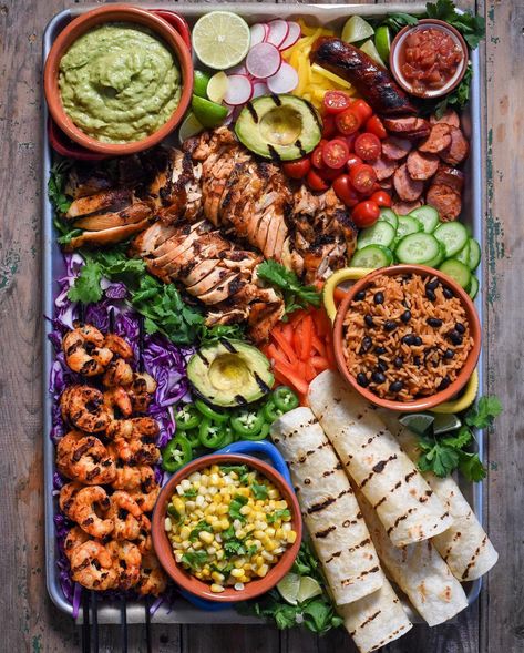 Conch Recipes, Shrimp Chorizo, Taco Board, Taco Platter, Chicken Shrimp, Fav Food, Charcuterie Inspiration, Party Food Platters, Charcuterie Recipes