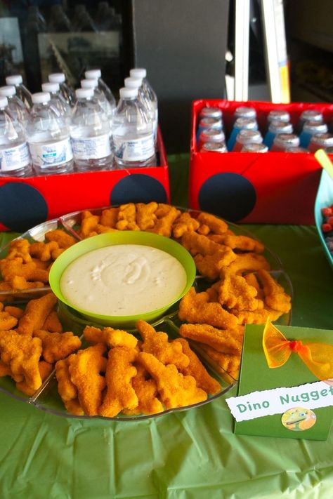 Dinosaur Train Birthday Party, Train Birthday Party Food, Dinosaur Train Birthday, Dinosaur Birthday Party Food, Dinosaur Party Food, Dinosaur Food, Jurassic Park Birthday Party, Dinosaur Birthday Theme, Jurassic Park Birthday