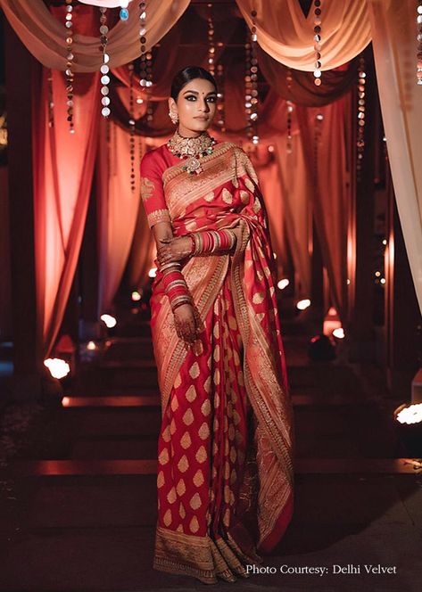 Red Saree Wedding, भारतीय दुल्हन संबंधी, Sabyasachi Sarees, Reception Saree, Sabyasachi Bride, Bridesmaid Saree, Indian Bridal Sarees, Bengali Bride, Indian Bride Outfits