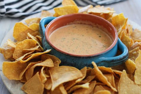 Cafe Rio Queso, Chili Queso Dip, Velveeta Queso, Bountiful Kitchen, Green Chili Sauce, Green Chile Sauce, Baked Artichoke, Cafe Rio, Queso Recipe