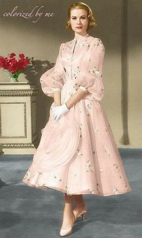 Grace Kelly Dresses, Gaun Koktail, Grace Kelly Style, Mode Mantel, Princess Grace Kelly, Mode Chanel, Moda Vintage, 50s Fashion, Grace Kelly