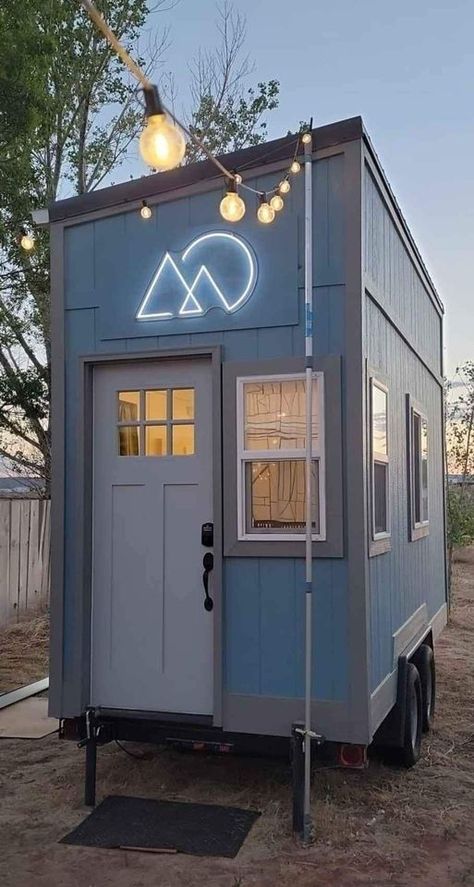 14-foot Tiny House on Wheels for $24,400 Simple Tiny House On Wheels, Tiny House On A Trailer, Micro Tiny House Floor Plans, 20ft Tiny House On Wheels, Tony House On Wheels, Micro House On Wheels, Micro Tiny House On Wheels, Tiny Trailers Interior, Semi Trailer Tiny House