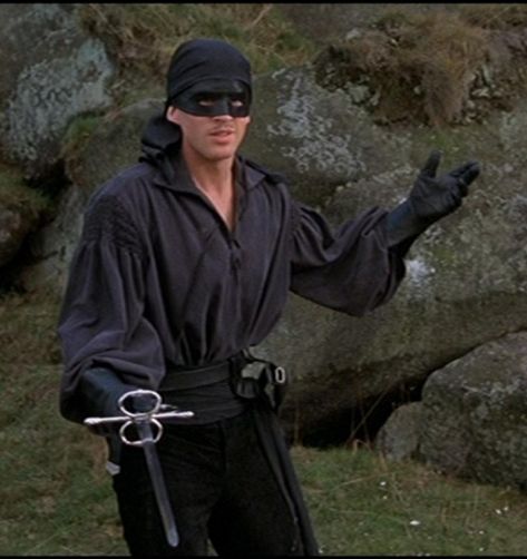 LONG black belt. Head scarf is maybe a bit past the shoulders in length? Cloth for wrapping around the waist, THEN the belt over that. Westley Princess Bride, Princess Bride Costume, Dread Pirate Roberts, Inigo Montoya, Ella Enchanted, Fantasy Movies, Princess Bride, Classic Movies, Movie Characters