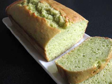 Avocado Pound Cake – Hiroko's Recipes Avocado Cake Recipe, Recipes Using Avocado, Avocado Muffins, Avocado Cake, Loaf Cakes, Yogurt Cake, Mashed Avocado, Sweet Recipes Desserts, Asian Desserts