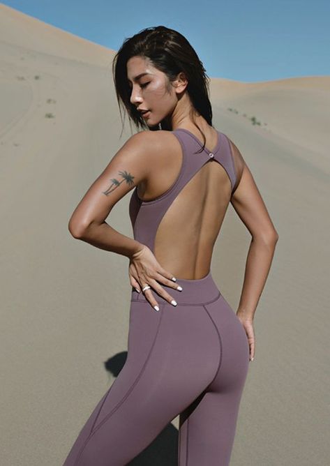 Duge Garno Whiglyadav on Tyli Pidkreslyu Taliya. Garni patterns Gym Jumpsuit, Gymnastics Conditioning, Fall Baddie, Shein Finds, Peaceful Energy, Classy Business Outfits, Endurance Workout, Yoga Outfits, Cute Workout Outfits