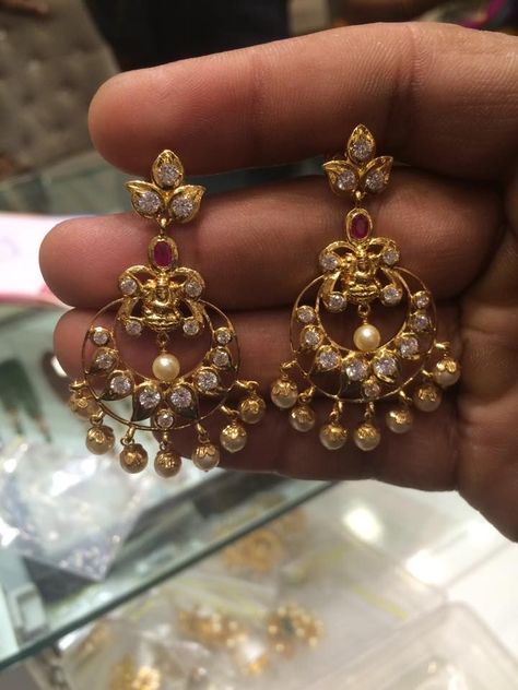 Earrings Gold Simple, Gold Chandbali Earrings, Chandbali Earrings Gold, Gold Chandbali, Earrings Latest, Gold Jhumka Earrings, Earrings Model, Indian Jewelry Earrings, Gold Earrings Models