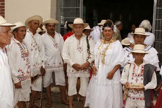 Ocú wedding bride and groom Panamanian Wedding, Wedding Bride And Groom, Future Wedding, Bride And Groom, Old And New, Wedding Bride, Panama Hat, Panama, Chef's Jackets