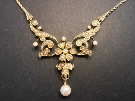 victorian 15 carat gold seed pearl necklace Large Gold Necklace, Gold Victorian Necklace, Victorian Jewellery Designs, Seed Pearl Jewelry, Edwardian Necklace, Victorian Necklace, Antique Jewellery Designs, Edwardian Jewelry, Rope Twist