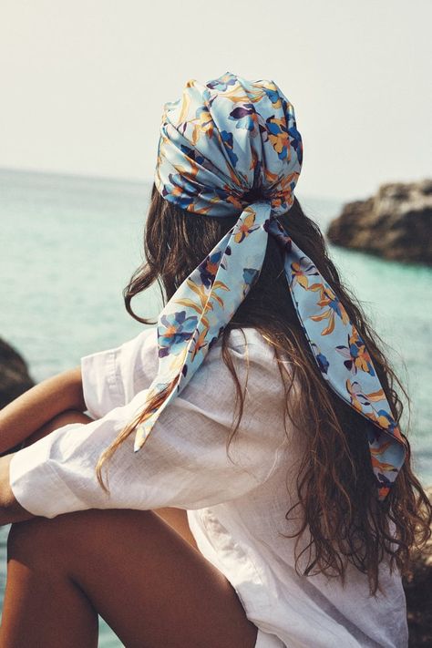 Canoeing Outfit, Head Scarf Outfit, Italian Aesthetic, Jewelry Scarves, Scarf Outfit, Jeweled Headband, Bandana Styles, Italy Outfits, Bandeau Swimsuit