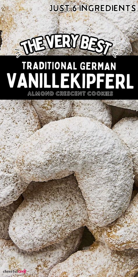 Austrian Cookies, German Christmas Desserts, Pistachio Pudding Cookies, Almond Crescent Cookies, German Christmas Food, Food Authentic, German Food Authentic, German Christmas Cookies, Christmas Cookie Recipes Holiday