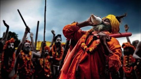 Mallikarjun Nuti on Twitter: "@RajivMessage Somebody heard your arguments on Kumbhmela. Documentary on Kumbh mela https://t.co/CebbqDKJdd #IndiaInspires" Kumbh Mela, Amazing India, Into The West, Indian People, India Culture, Haridwar, Hindu Festivals, Travel Diaries, We Are The World