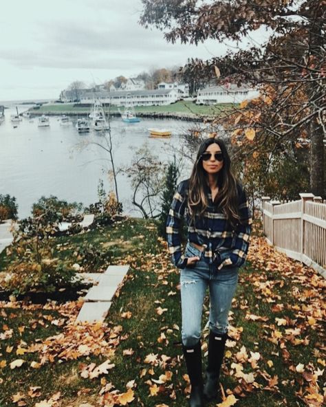 fall fashion in maine. maine style guide Maine Style Outfits, Maine Outfits Fall, Maine Vacation Outfits, Maine Outfits, New England Fall Outfits, Maine In October, Maine Fashion, Fall Vacation Outfits, England Outfits