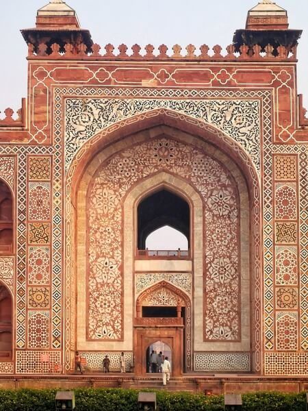 Taj Mahal Interior, Ancient Persian Architecture, Mughal Emperor, Mughal Art Paintings, Iranian Architecture, Persian Architecture, Agra Fort, Ancient Indian Architecture, Mughal Architecture