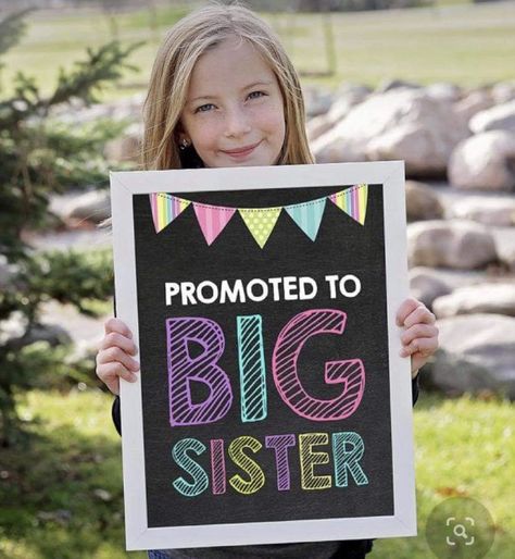 Baby Announcement To Sister, Twin Nurseries, Baby Reveal Pictures, Big Sister Pregnancy Announcement, Sister Pregnancy Announcement, Pregnancy Announcement Big Sister, Sister Announcement, Sister Sign, Big Sister Announcement