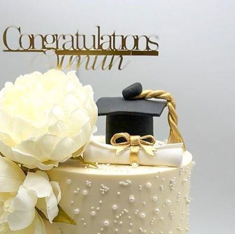 Bakes by Zainab on Instagram: "Love this elegant design 🎓🤍.⁣ .⁣ .⁣ .⁣ .⁣ #bake #baker #bakersofinstagram #bakery #baking #birmingham #graduationcake #birminghamfoodie #gradcake #birminghamlife #graduation🎓 #birminghamnails #birminghamphotographer #birminghamuk #birminghamupdates #birthdaycake #cakeart #cakedecorating #cakedesign #cakes #cakesofinstagram #cakestagram #cardetailing #ceramiccoating #cookies #cupcakes #dessert #detailingbirmingham #homebaking #instacake" Grad Cake, Graduation Cake, Graduation Cakes, Home Baking, Ceramic Coating, Cake Art, Layer Cake, Birmingham, Elegant Design