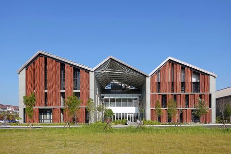 Fengtay Agriculture R&D Center / Bio-architecture Formosana Agricultural Buildings Architecture, Urban Farm Architecture, Hub Architecture, Bio Architecture, Landscape Architecture Plan, Organic Agriculture, Agricultural Buildings, Agriculture Machinery, Urban Agriculture