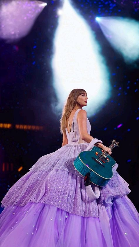 Speak Now Wallpaper, Concert Taylor Swift, Taylor Swift Enchanted, Style Taylor Swift, Taylor Swift Fotos, Taylor Swift Images, Photos Of Taylor Swift, Taylor Swift Speak Now, Taylor Swift Cute