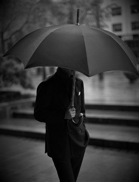 Umbrella Photoshoot, Rainy Photoshoot, City Iphone Wallpaper, Dew Jsu, Umbrella Photography, Father Art, Dew Jirawat, Faceless Men, Umbrella Man