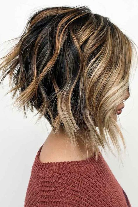 Inverted Bob Haircuts, Inverted Bob Hairstyles, Shoulder Length Bob, Choppy Bob Hairstyles, Inverted Bob, Short Layered Haircuts, Brown Highlights, Brown Hair With Highlights, Short Bob Hairstyles