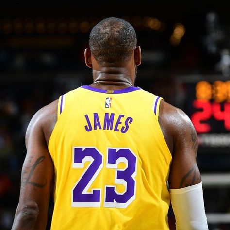 Lebron James Jersey, Lebron James Wallpapers, Lebron James Lakers, Joker Drawings, Lakers Jersey, King Lebron, Pin Pin, Yellow Wallpaper, Nba Jersey