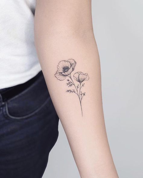 California poppy tattoo meaning 2 Simple Poppy Tattoo, Poppy Tattoo Meaning, Poppy Tattoo Small, Anemone Tattoo, Red Poppy Tattoo, California Poppy Tattoo, Violet Tattoo, Poppy Flower Tattoo, Realistisches Tattoo