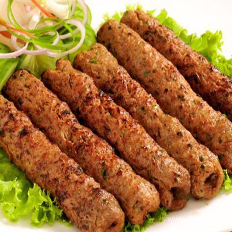 Delicious Jhatpat Seekh Kebab are bursting with flavor and are very easy to make. This Jhatpat Seekh Kebab Recipe by Shireen Anwar, is not marinated so it is quick and easy meal that tastes a real treat. If you enjoy spicy food you will certainly enjoy these kebabs. A must try! Beef Seekh Kabab Recipe, Sheek Kebab, سلطة البنجر, Seekh Kebab Recipes, Seekh Kebabs, Seekh Kebab, Seekh Kabab, Best Indian Recipes, Chicken Keema