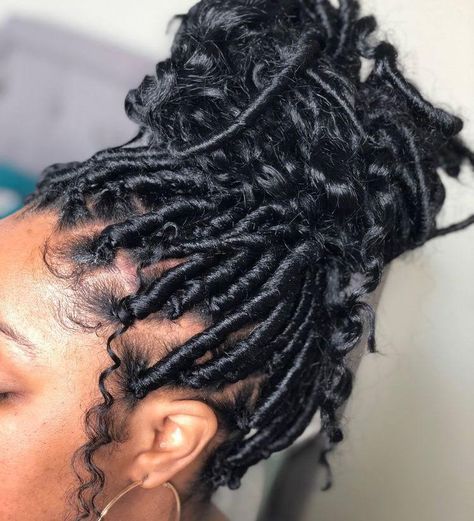 SheSoBoujiee 🎱🦋💕 Faux Locks, Shaved Side Hairstyles, Faux Locs Hairstyles, Dance Hairstyles, Pelo Afro, Hairstyles Braided, Hair Twist Styles, Beautiful Braids, African Braids Hairstyles