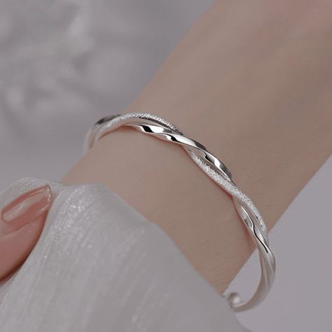 - Elegant Glam Twisted Bangle Bracelet - Silver Tone - Material: Copper **Bundle And Save** Simple Cuff Bracelet, Silver Bracelet Designs, Twisted Bangle, Bracelet Pack, Adjustable Bangle Bracelet, Silver Bracelets For Women, Stil Boho, Jewelry Making Charms, Bracelet Argent