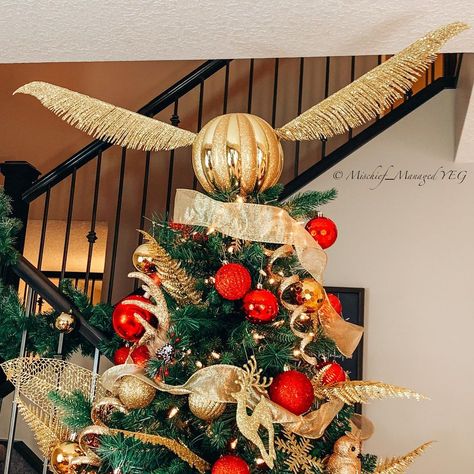 Hogwarts Themed Christmas, Harry Potter Christmas Topper, Harry Potter Christmas Tree Topper, Christmas Tree Ideas Harry Potter, Mini Harry Potter Christmas Tree, Harry Potter Inspired Christmas Tree, Fall Theme Christmas Tree, Gryffindor Christmas Tree, Harry Potter Theme Christmas Tree