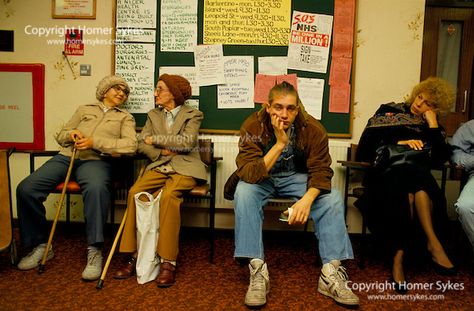 Doctors waiting room east end London 1980s UK 1980s Aesthetic, Office Waiting Rooms, England Aesthetic, East End London, Hospital Interior, Doctor Office, Working Class, Waiting Rooms, Urban Photography